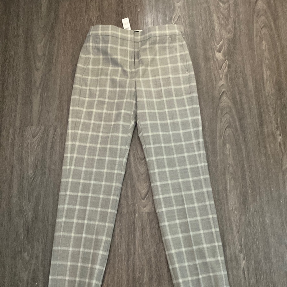 New Jcrew pants. Size 2. Never worn. Tag still on